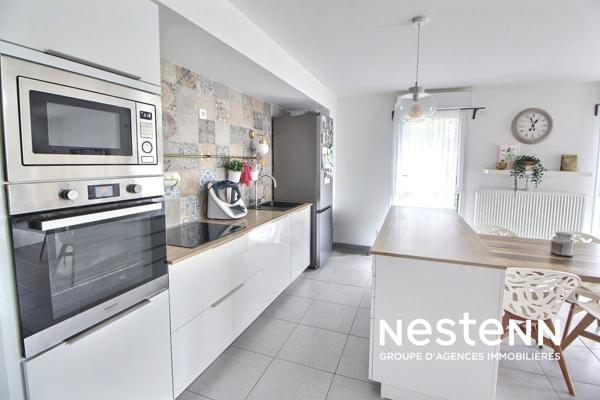 VENISSIEUX -CENTRE-VILLE- APPARTEMENT - T3 -70M2-TRANSPORTS- Gare de Vénissieux- METRO- TRAMWAY T4/T10-COMMERCES- BALCON -RANGEMENTS - SPACIEUX - GARAGE POSSIBLE EN SUP