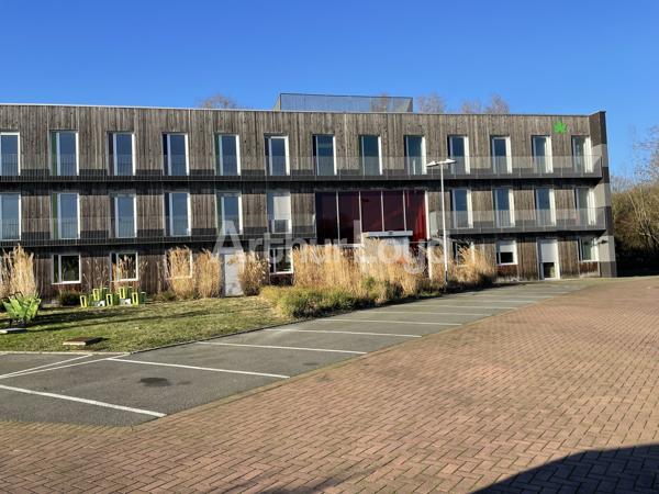 Bureaux à louer ou à vendre - Visibilité optimale & cadre verdoyant à Villeneuve d'Ascq