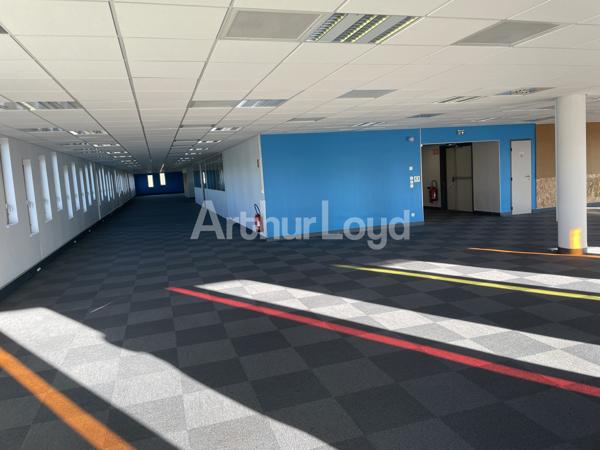 Bureaux à louer ou à vendre - Visibilité optimale & cadre verdoyant à Villeneuve d'Ascq