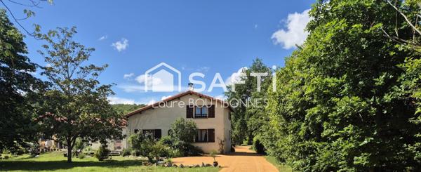 Deux maisons indépendantes sur grand terrain avec piscine