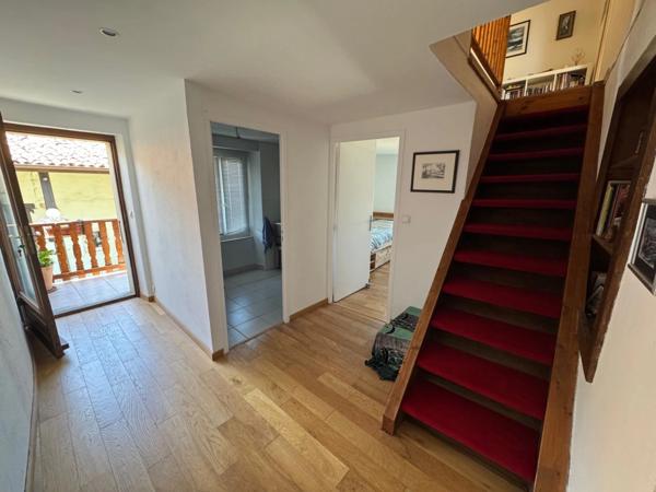 Magnifique maison de village rénovée T5 de 149 m² avec extérieur et vue sur les Alpes