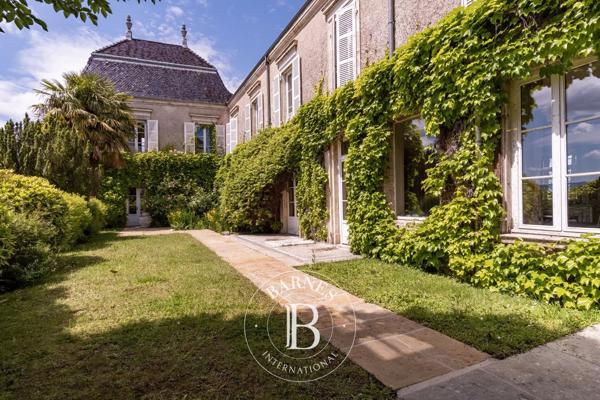 Montmerle-sur-Saône, Château 7 Chambres -  832 m² à vendre