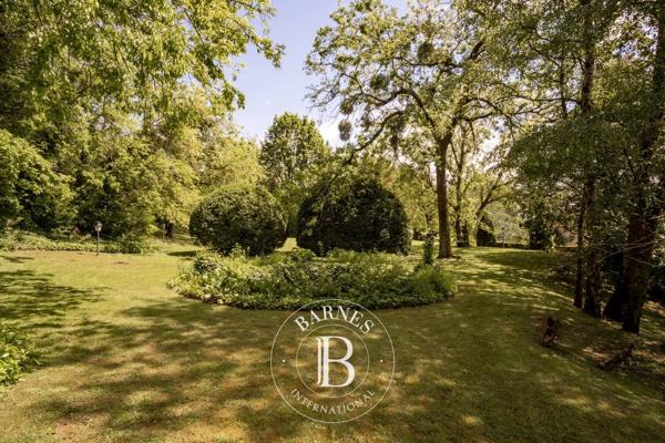 Montmerle-sur-Saône, Château 7 Chambres -  832 m² à vendre