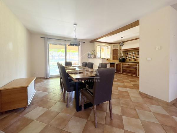 Charleval ? Maison de plain-pied avec 4 chambres, garage et jardin piscinable