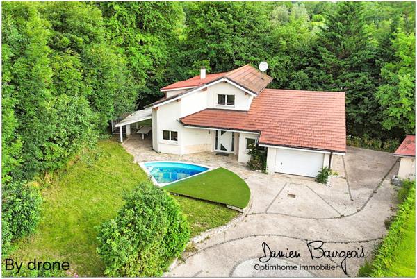 Maison individuelle T4 de 123 m² habitables avec sous-sol et grand terrain de 924 m²