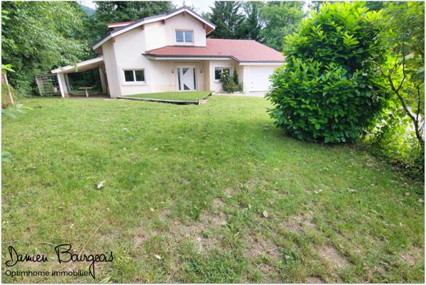 Maison individuelle T4 de 123 m² habitables avec sous-sol et grand terrain de 924 m²