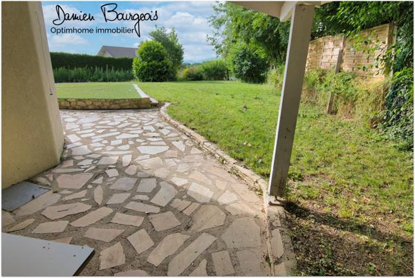 Maison individuelle T4 de 123 m² habitables avec sous-sol et grand terrain de 924 m²