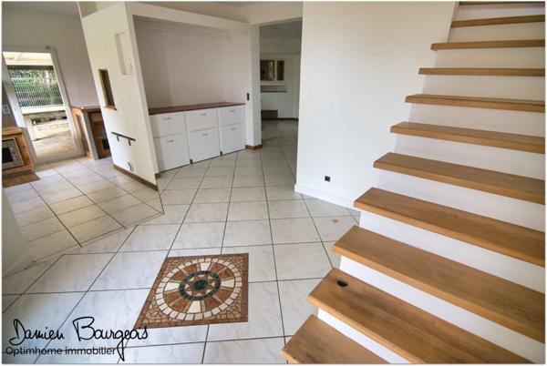 Maison individuelle T4 de 123 m² habitables avec sous-sol et grand terrain de 924 m²