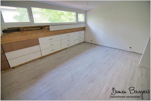 Maison individuelle T4 de 123 m² habitables avec sous-sol et grand terrain de 924 m²