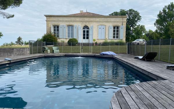 Maison à louer    5 pièces •  Bordeaux