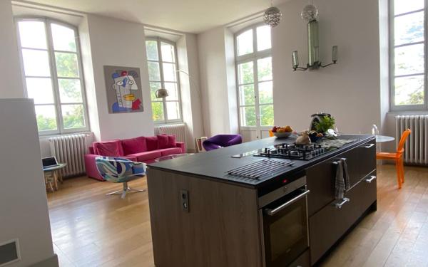 Maison à louer    5 pièces •  Bordeaux