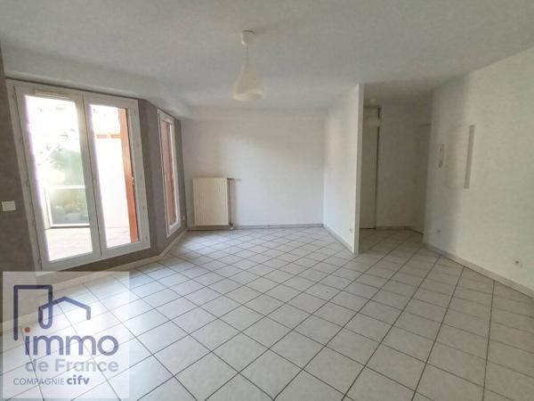 A LOUER ! APPARTEMENT T2 EN PLEIN CENTRE DE CROLLES