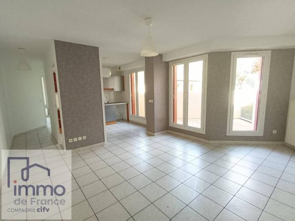 A LOUER ! APPARTEMENT T2 EN PLEIN CENTRE DE CROLLES