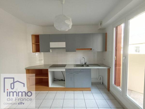 A LOUER ! APPARTEMENT T2 EN PLEIN CENTRE DE CROLLES