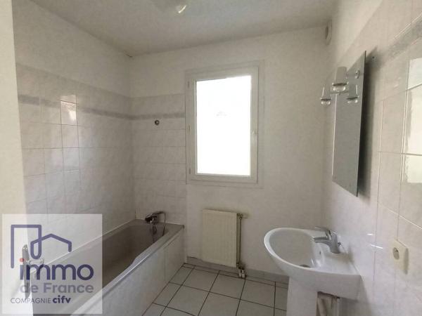 A LOUER ! APPARTEMENT T2 EN PLEIN CENTRE DE CROLLES