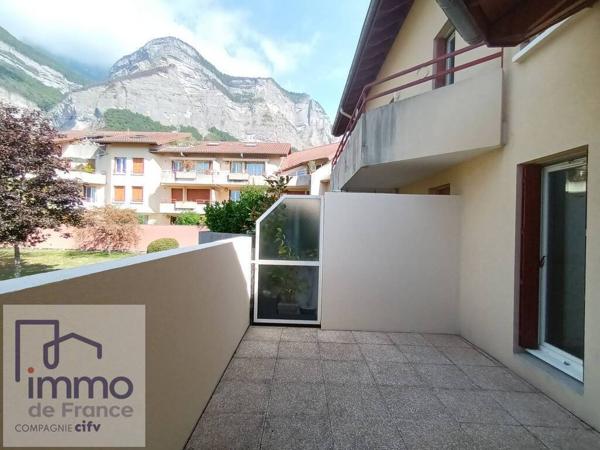 A LOUER ! APPARTEMENT T2 EN PLEIN CENTRE DE CROLLES