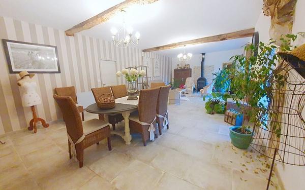 Maison à vendre    4 pièces • 165,85 m2 Yvré-l'Évêque