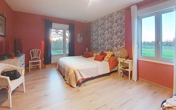 Maison à vendre    4 pièces • 165,85 m2 Yvré-l'Évêque