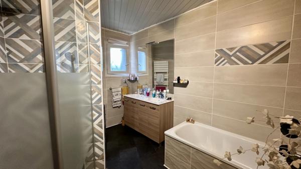 Maison à vendre 6 pièces SAINT JEAN D'ILLAC (33)