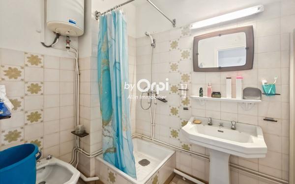 Appartement à vendre    3 pièces •  Montluçon