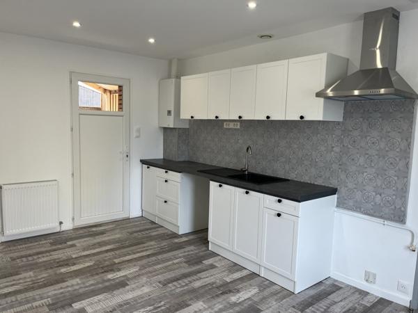 Maison à louer 820 € CC Pineuilh 3 p 75 m² DPE C