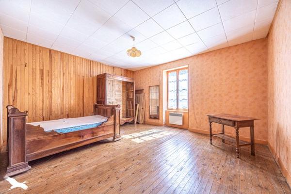 Maison à vendre 184 939 € Saint-Maxire 4 p 102 m² DPE F