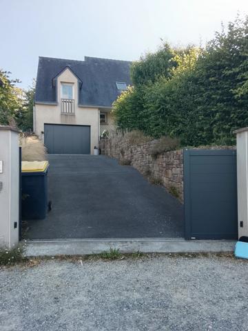 Maison chaleureuse de 98.74 M2 dotée de 4 chambres  avec terrain arboré et structuré avec terrasse exposition Sud-Ouest