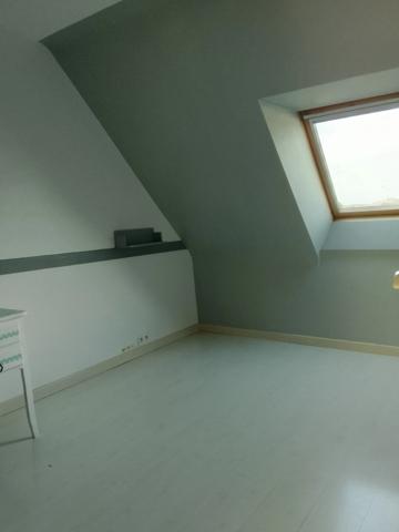 Maison chaleureuse de 98.74 M2 dotée de 4 chambres  avec terrain arboré et structuré avec terrasse exposition Sud-Ouest