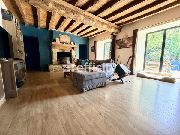 Maison
         6 pièces
        - 156 m² Exclusivité 401 000 € *