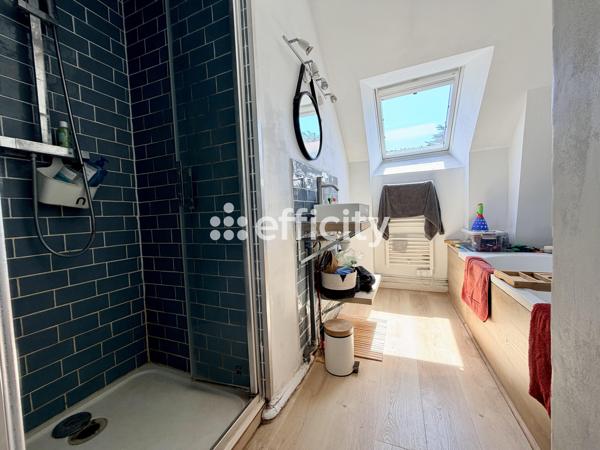 Maison
         6 pièces
        - 156 m² Exclusivité 401 000 € *