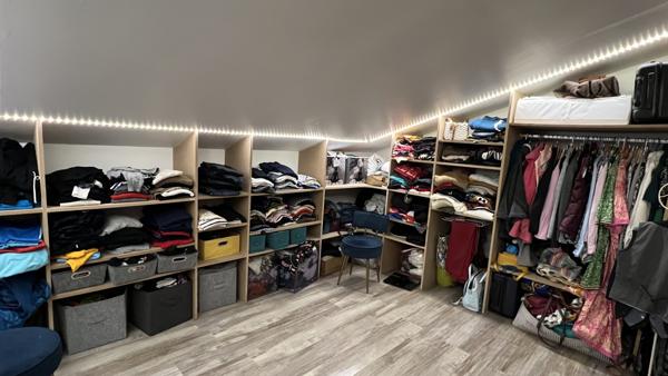 Prahecq (79230) À 18 kms de NIORT, MAISON 4 CHAMBRES, SALON, SEJOUR AVEC MEZZANINE, CUISINE AMÉNAGÉE ET ÉQUIPÉE, GARAGE, PRÉAU