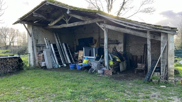 Prahecq (79230) À 18 kms de NIORT, MAISON 4 CHAMBRES, SALON, SEJOUR AVEC MEZZANINE, CUISINE AMÉNAGÉE ET ÉQUIPÉE, GARAGE, PRÉAU