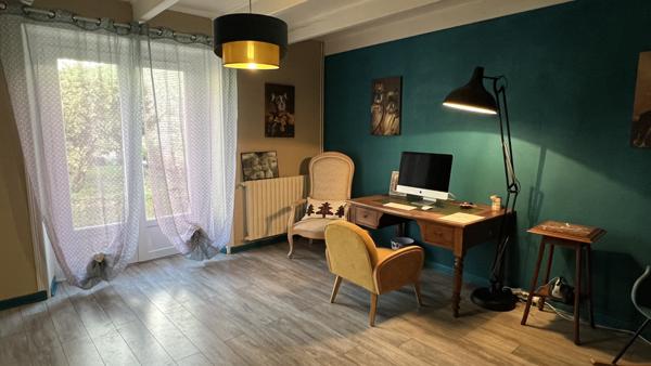 Prahecq (79230) À 18 kms de NIORT, MAISON 4 CHAMBRES, SALON, SEJOUR AVEC MEZZANINE, CUISINE AMÉNAGÉE ET ÉQUIPÉE, GARAGE, PRÉAU