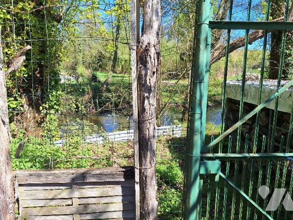 Jardin centre ville bordé par la Nère, Aubigny-Sur-Nère