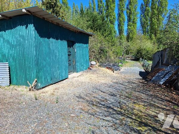 Jardin centre ville bordé par la Nère, Aubigny-Sur-Nère