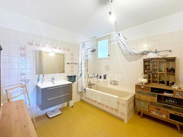 Propriété 7 pièces - 183 m² à BEAUMONT (74) - parcelle constructible