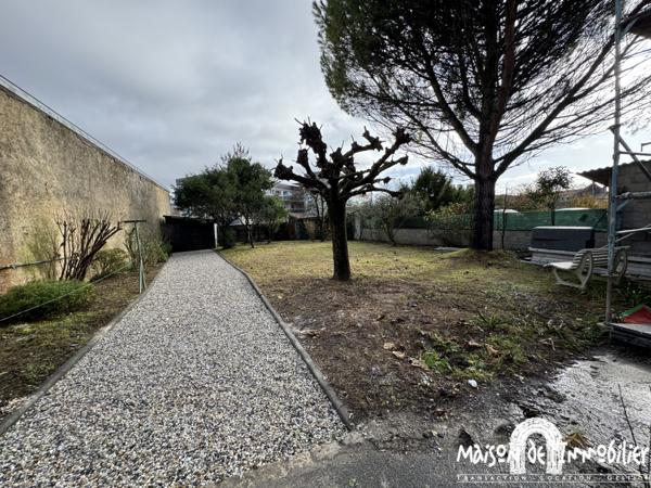 Location Maison de plain-pied rénovée - 5 pièces - 156m² - COGNAC Champ de Foire