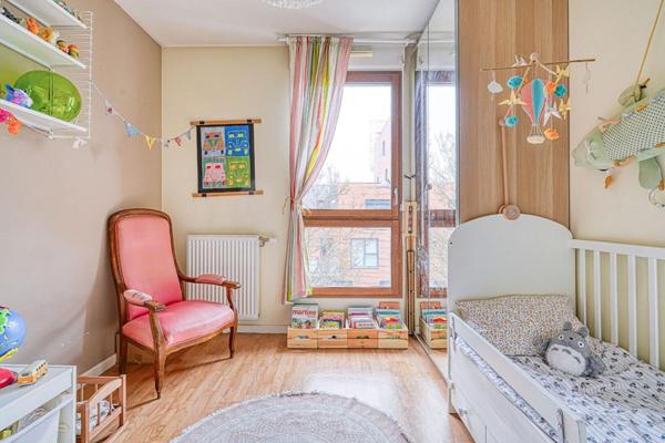 T3 lumineux avec terrasse et parking _ Quartier Vitry Sud / Ardoines _ proche transports, écoles et commerces