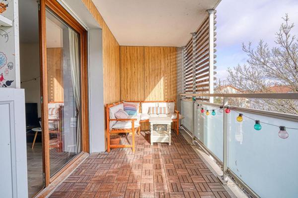 T3 lumineux avec terrasse et parking _ Quartier Vitry Sud / Ardoines _ proche transports, écoles et commerces