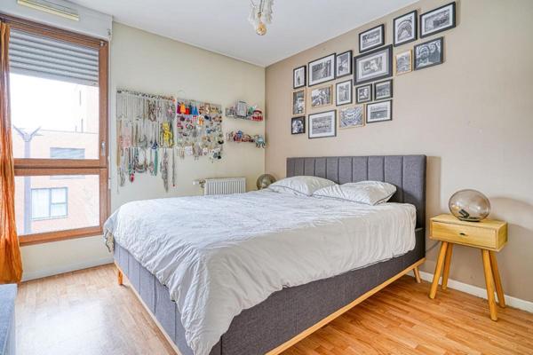 T3 lumineux avec terrasse et parking _ Quartier Vitry Sud / Ardoines _ proche transports, écoles et commerces