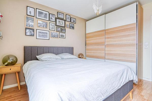 T3 lumineux avec terrasse et parking _ Quartier Vitry Sud / Ardoines _ proche transports, écoles et commerces