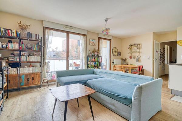 T3 lumineux avec terrasse et parking _ Quartier Vitry Sud / Ardoines _ proche transports, écoles et commerces