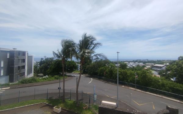 Appartement à louer    1 pièce •  Saint-Denis