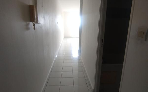 Appartement à louer    1 pièce •  Saint-Denis