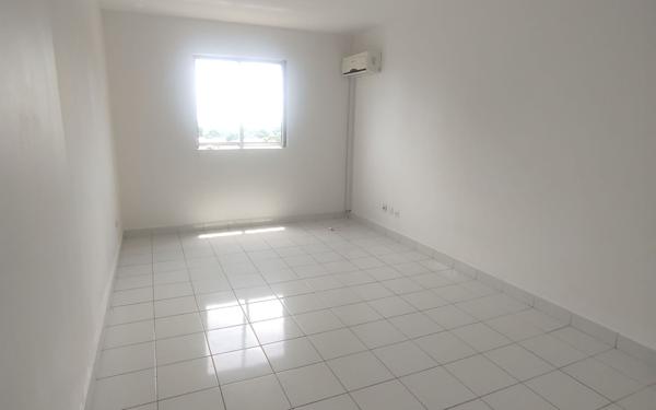 Appartement à louer    1 pièce •  Saint-Denis