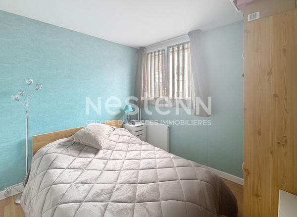 A VENDRE APPARTEMENT DE DEUX PIECES DANS LA RESIDENCE DOMAINE DU CHATEAU ISOLEE ET RAVALEE