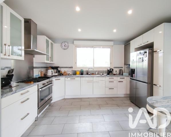 Maison à vendre 7 pièces 193 m² Léognan