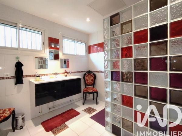 Maison à vendre 7 pièces 193 m² Léognan