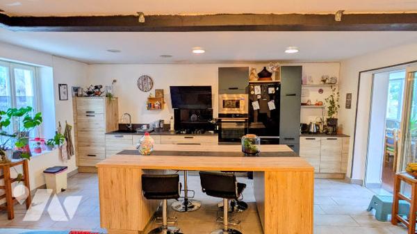 PLAIN PIED - Maison à vendre à VALOGNES -  3 chambres + GARAGE  + JARDIN.