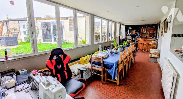 PLAIN PIED - Maison à vendre à VALOGNES -  3 chambres + GARAGE  + JARDIN.